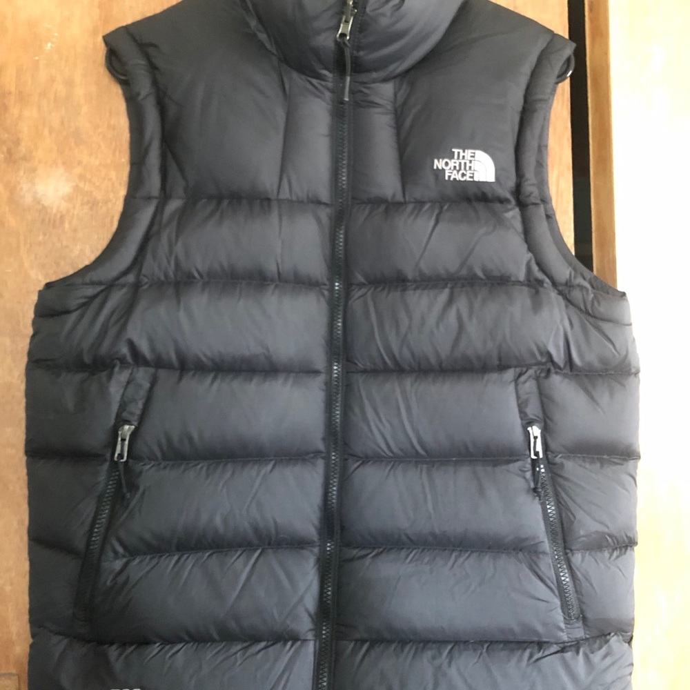 Men’s NorthFace Puffer Vest Black Size: Sml